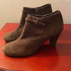 Aerosoles Brown Suede Bootie, 8.5M
